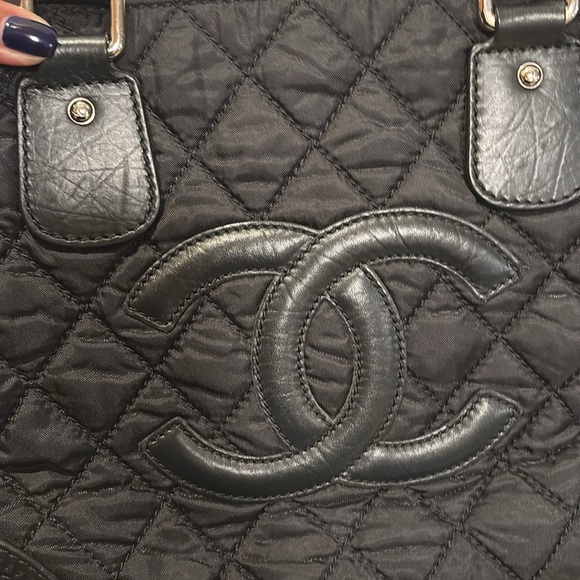 Excellent Chanel Paris New York Tote - Picture 15 of 15